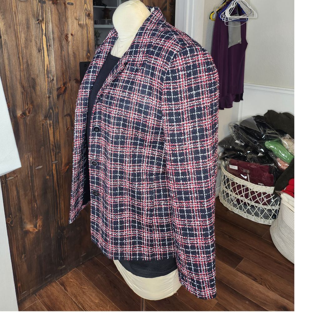 Villager Liz Claiborne Woman's Plaid Size 10 Textured Weave Jacket Black Red